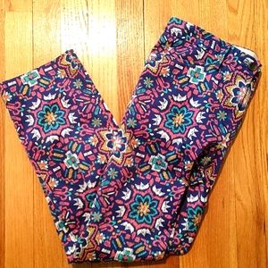 Lands End Mid rise straight leg Chino capris